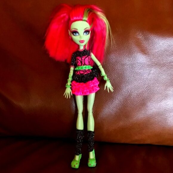 Monster High Doll Venus McFlytrap - Picture 1 of 15